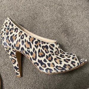 Leapord heels made in Italy!